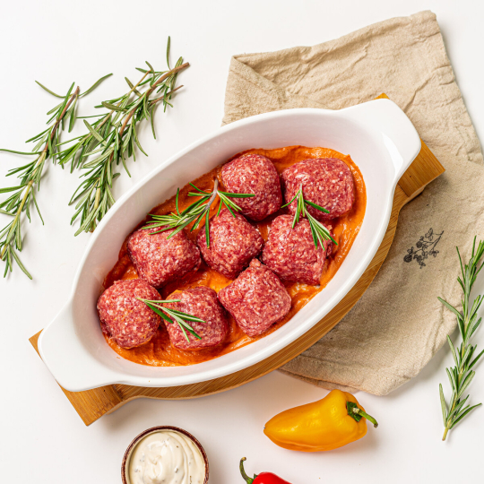 Тефтелі телячі в сметанно-томатному соусі "Родинна ковбаска"