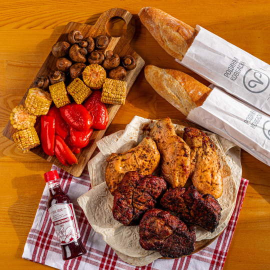 Сет “Мікс стейків на вогні” на 6 осіб "Родинна ковбаска"