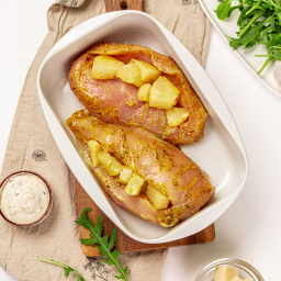 Куряче філе з ананасом