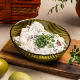 Язик тушкований з грибами